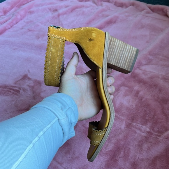 Frye Mustard Heels SIZE 10 - Picture 3 of 12